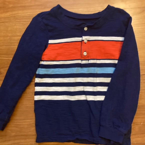 Boys Henley shirt 5t - Picture 3 of 3